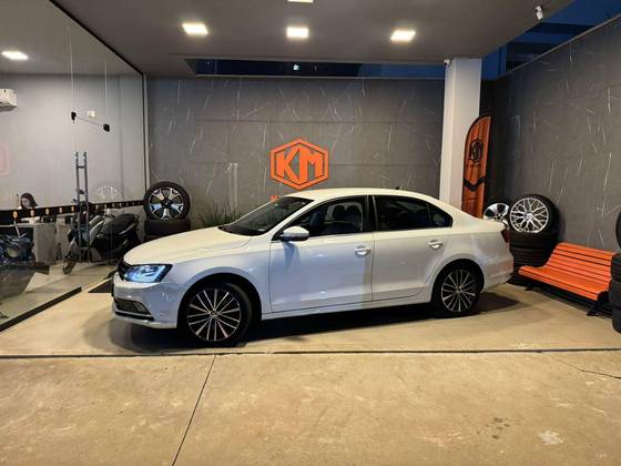 VOLKSWAGEN JETTA 2.0 TSI HIGHLINE 211CV GASOLINA 4P TIPTRONIC